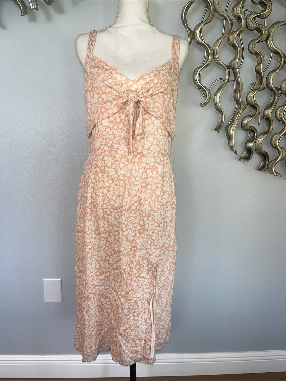 Peach Floral Tie-Front Smocked Back Midi Dress size Large NWT by Lost & Wander